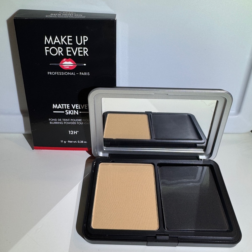 Makeup Forever Matte Velvet Powder Foundation